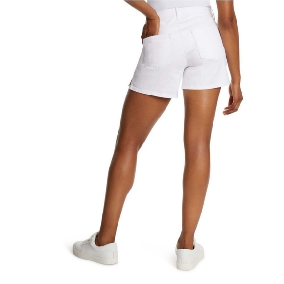 NWT JESSICA SIMPSON SIDE SLIT DENIM SHORTS IN WHITE SIZE 12 - Picture 3 of 9